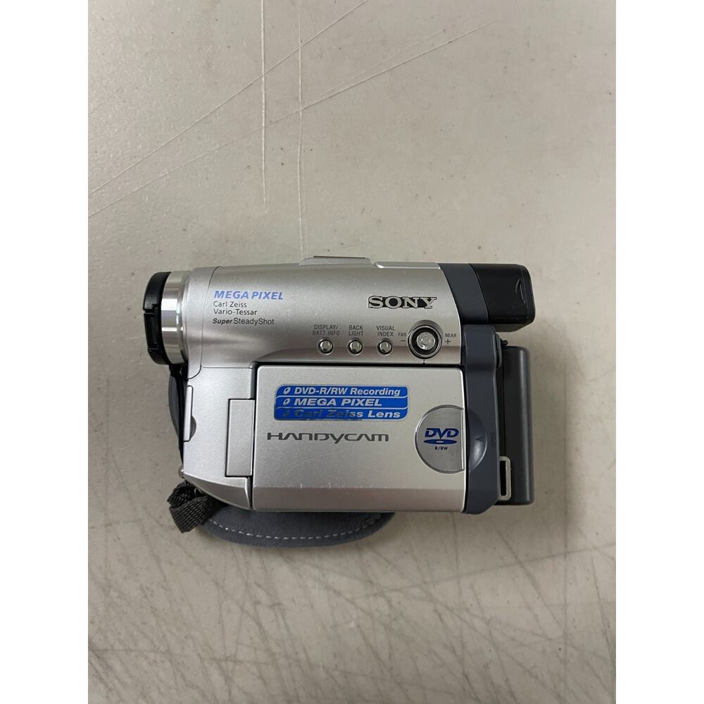 Sony Handycam Digital Video Camera DCR-DVD201 W/ Battery Remote No Power Cord - Picture 1 of 8